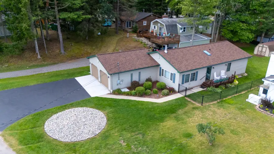 311 Iroquois Avenue, Prudenville, MI 48651 - #2