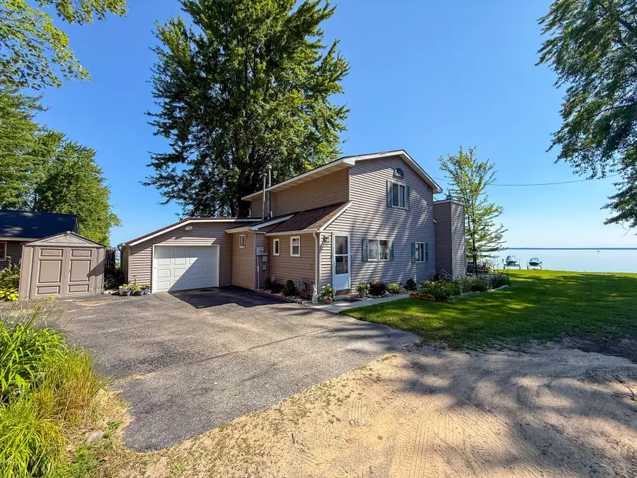 205 Ash Street, Houghton Lake, MI 48629 - #2