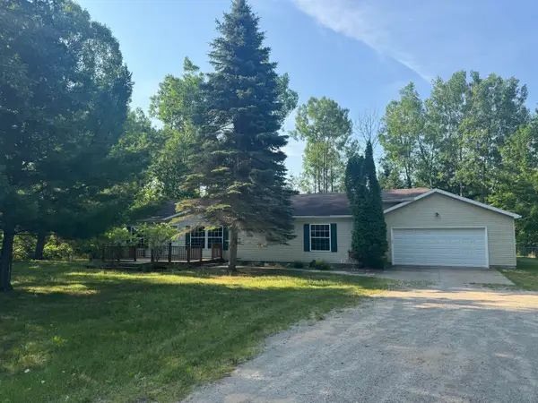 6826 Tremble Trail, Pellston, MI 49769