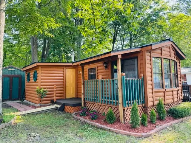 2757 Owens Unit 56 Dr, Houghton Lake, MI 48629 - #3