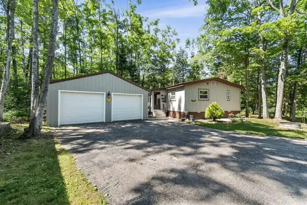 14081 Granville Drive, Cheboygan, MI 49721