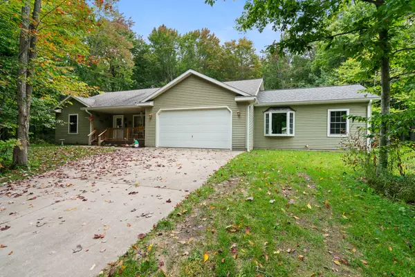 8805 Cedar Creek Drive, Petoskey, MI 49770