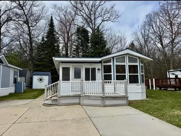 2757 Owens Drive, Houghton Lake, MI 48629