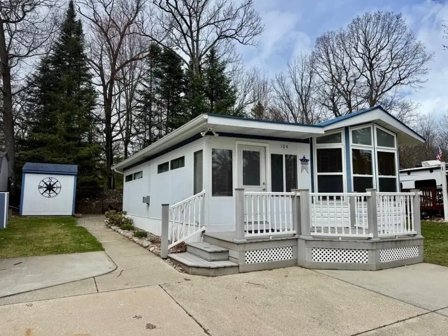 2757 Owens Drive, Houghton Lake, MI 48629 - #2