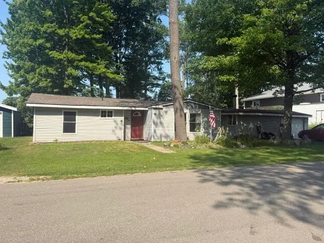 103 Visnaw Street, Houghton Lake, MI 48629 - #1