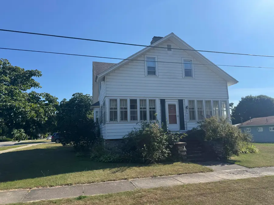 201 W Sinclair Street, Mackinaw City, MI 49701 - #2
