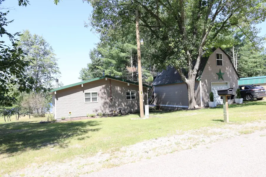 9226 Lakeside Drive, Atlanta, MI 49709 - #2