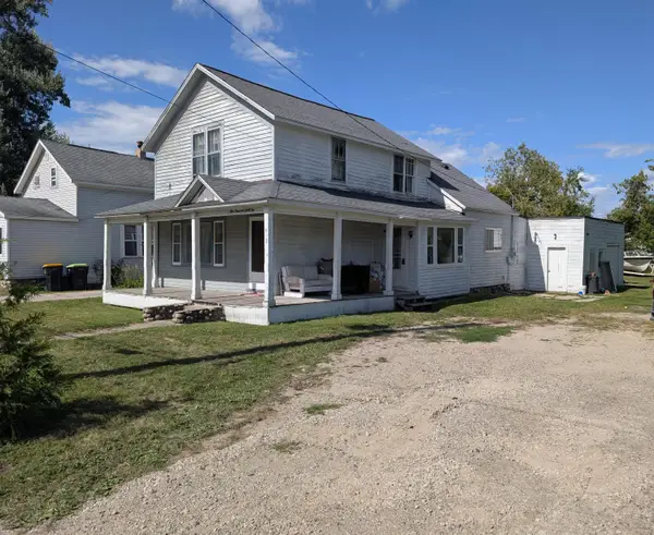 962 Mackinaw Avenue, Cheboygan, MI 49721