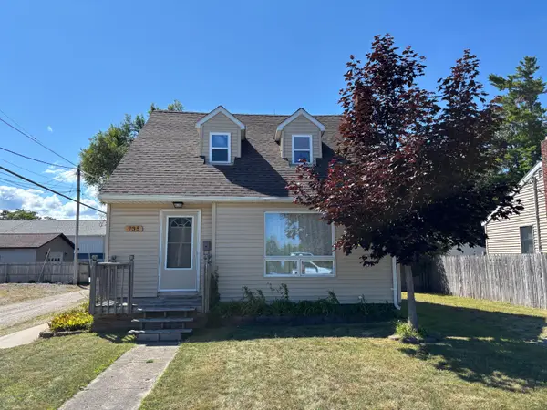 735 Pinewood Avenue, Rogers City, MI 49779