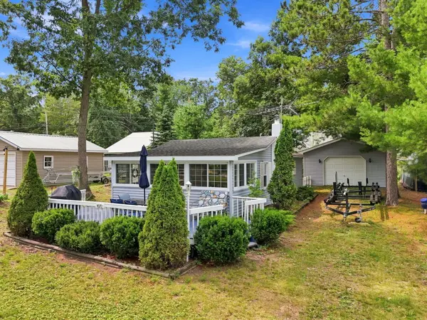 4071 Oak Shores Drive, Harrison, MI 48625