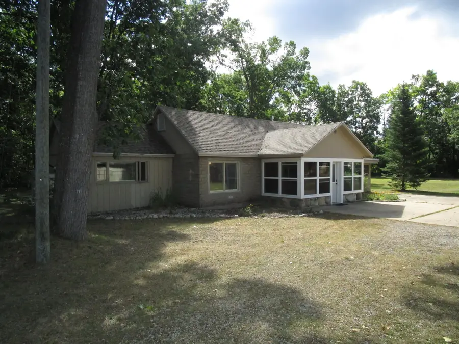 4731 S Straits Highway, Indian River, MI 49749 - #2