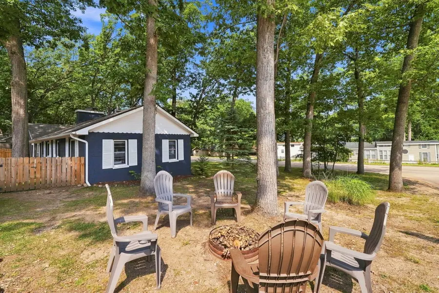6117 W Higgins Lake Drive, Roscommon, MI 48653 - #2