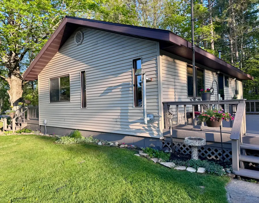 3606 Southview Drive, Johannesburg, MI 49751 - #3