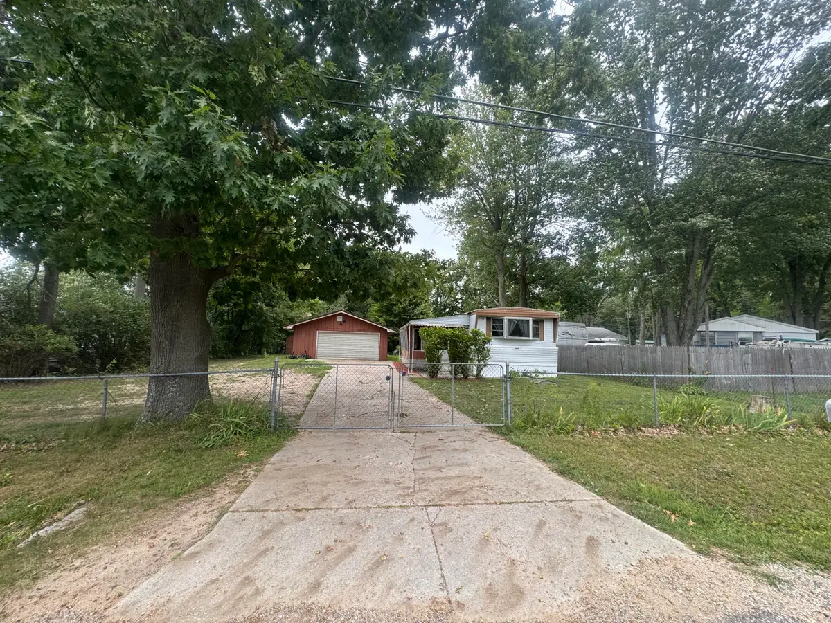 204 Standard Street, Houghton Lake, MI 48629 - #1
