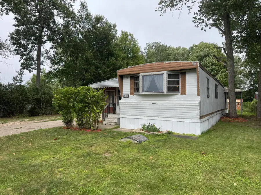 204 Standard Street, Houghton Lake, MI 48629 - #2