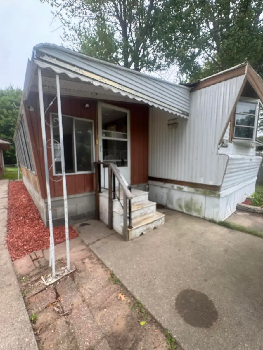 204 Standard Street, Houghton Lake, MI 48629 - #3