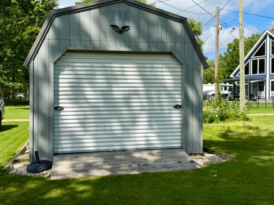 229 Lakeview Avenue, Houghton Lake, MI 48629 - #3