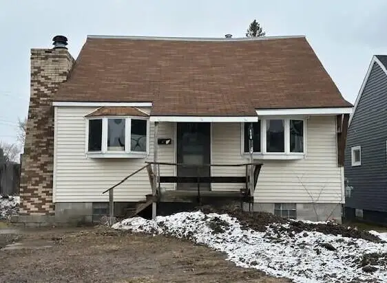 110 W 12th Avenue, Sault Ste Marie, MI 49783