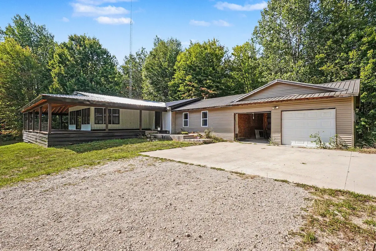 5655 N Alamando Road, Coleman, MI 48618 - #1