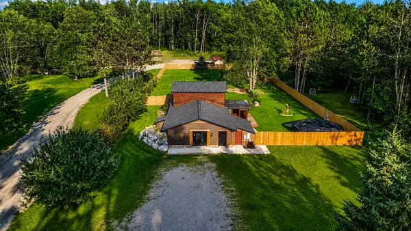 565 Cloverleaf Lane, Houghton Lake, MI 48629