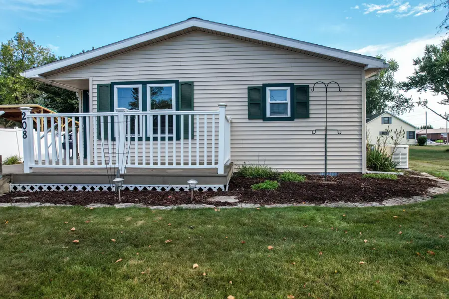 208 Duncan Avenue, Cheboygan, MI 49721 - #2