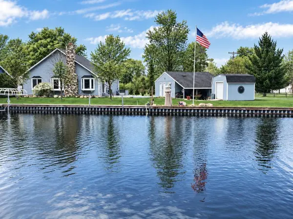 103 Shawnee Trail, Prudenville, MI 48651