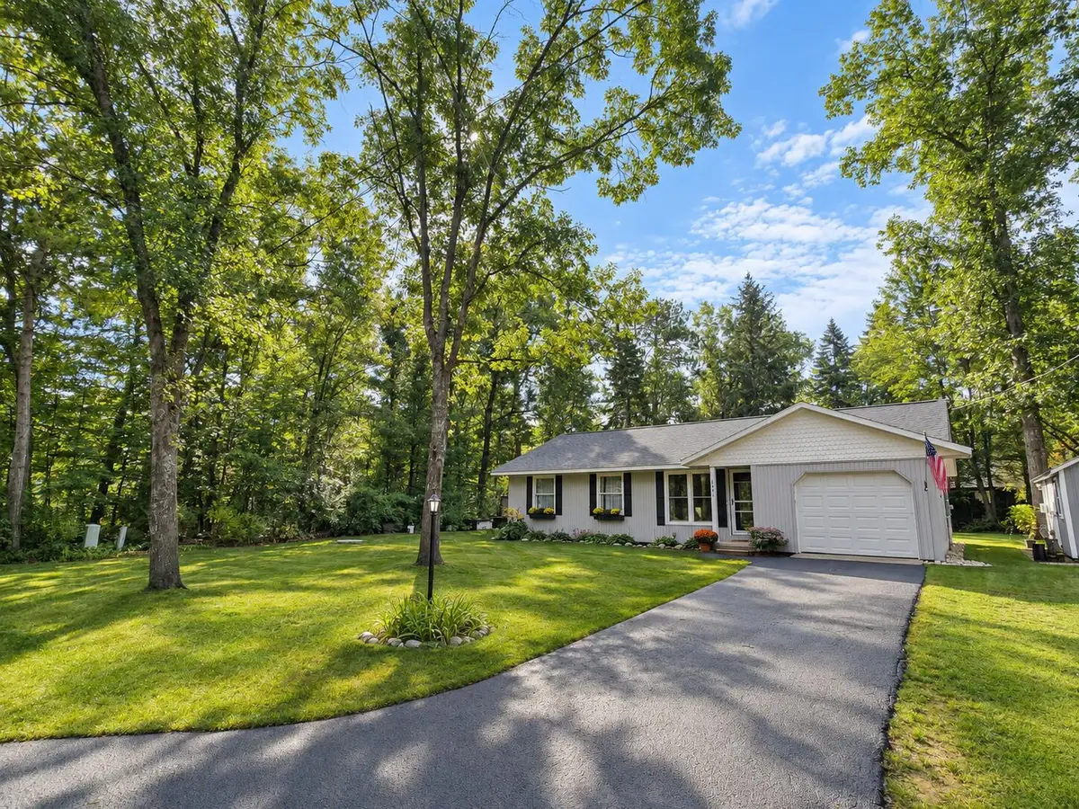 6891 Elmwood, Indian River, MI 49749 - #1