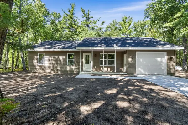 6848 Sequoia Drive, Indian River, MI 49749