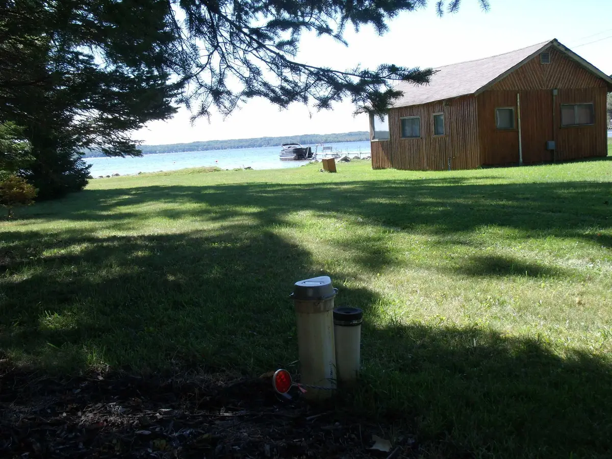 10665 E Reinhardt Shores, Levering, MI 49755 - #1