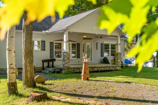 17231 Brothers Bay Road, Alpena, MI 49707