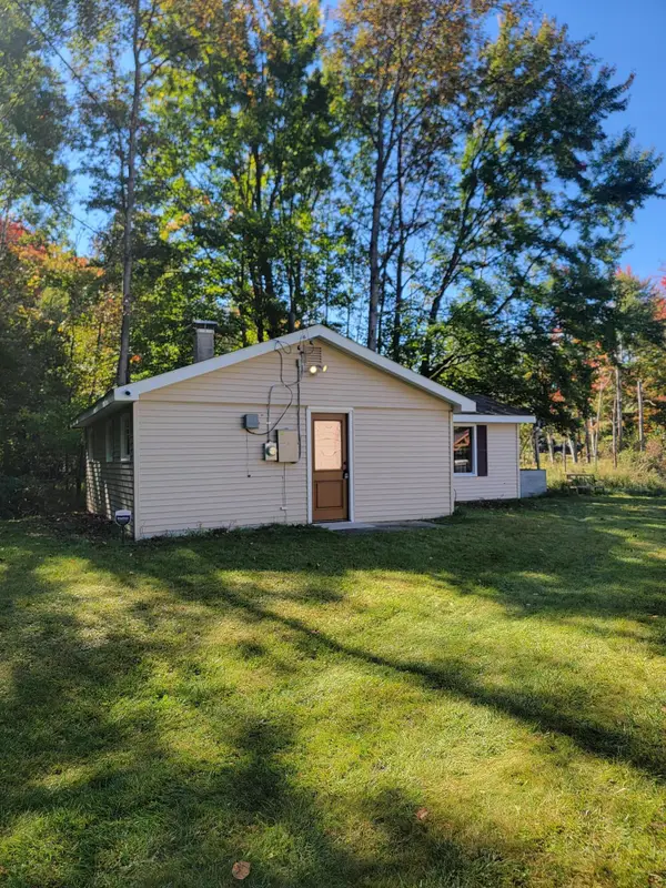 9457 Ester Drive, St. Helen, MI 48656