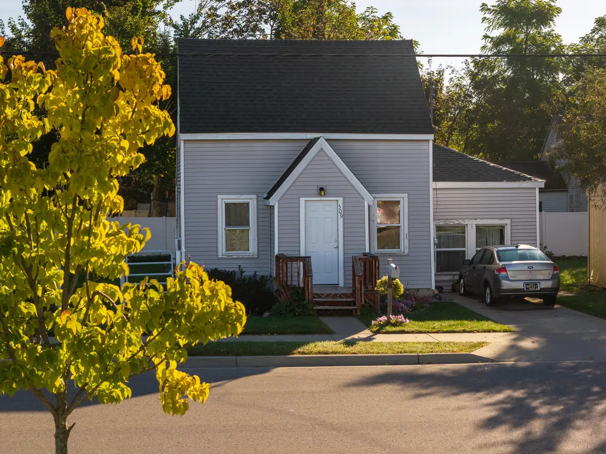 309 S Elm Avenue, Gaylord, MI 49735 - #1
