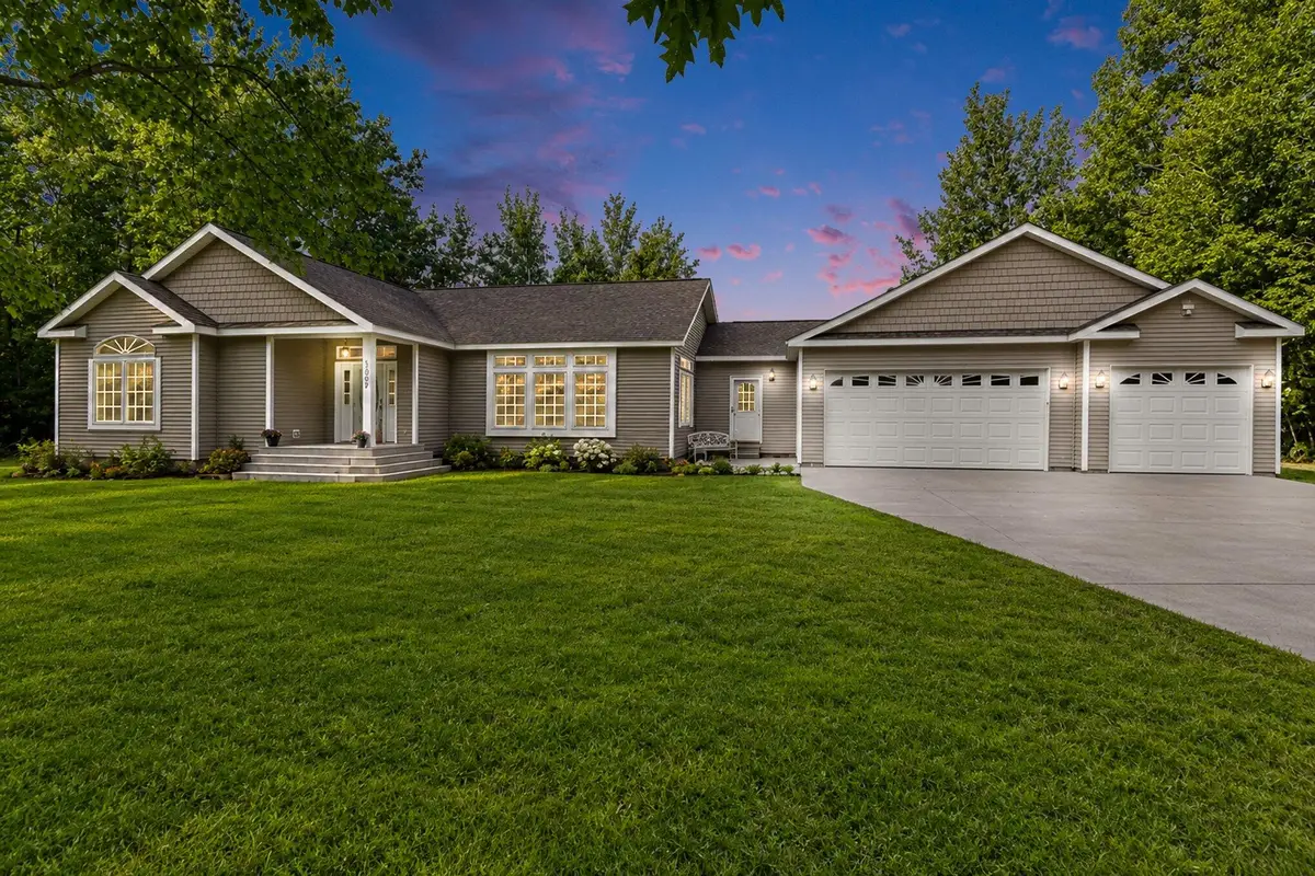 1559 Shawnee Avenue, Indian River, MI 49749 - #1