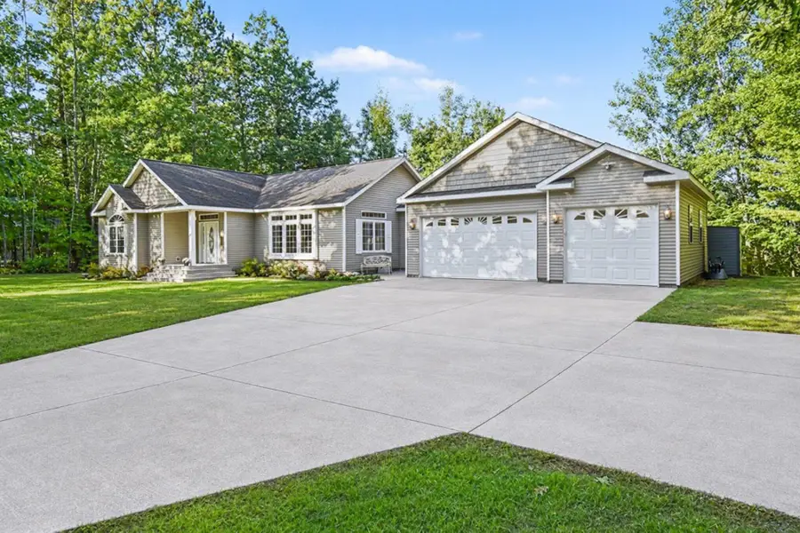1559 Shawnee Avenue, Indian River, MI 49749 - #3
