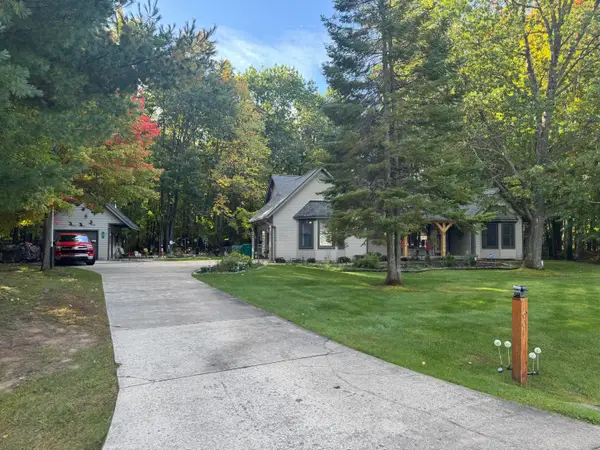 1601 Lake James Drive, Prudenville, MI 48651