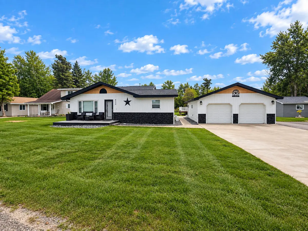809 Iroquois Avenue, Prudenville, MI 48651 - #1