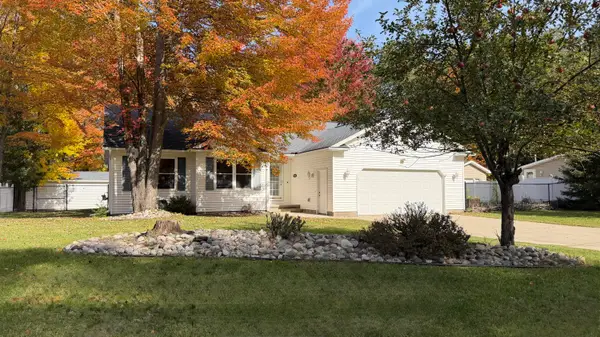 201 Meadow Lane, Prudenville, MI 48651