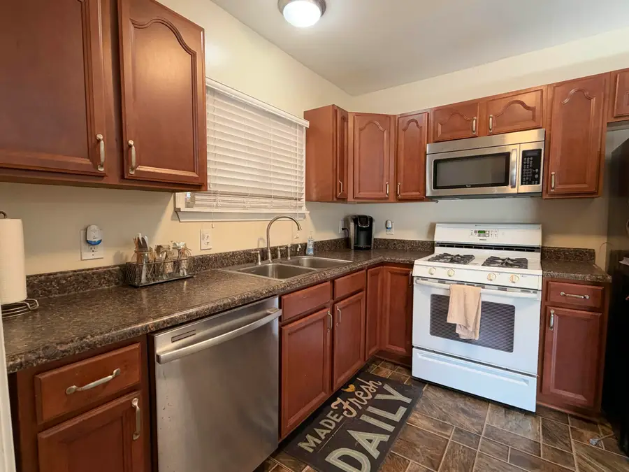 8605 Hugh Street, Westland, MI 48185 - #3