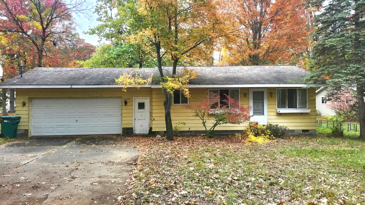 206 Chippewa Trail, Prudenville, MI 48651 - #1