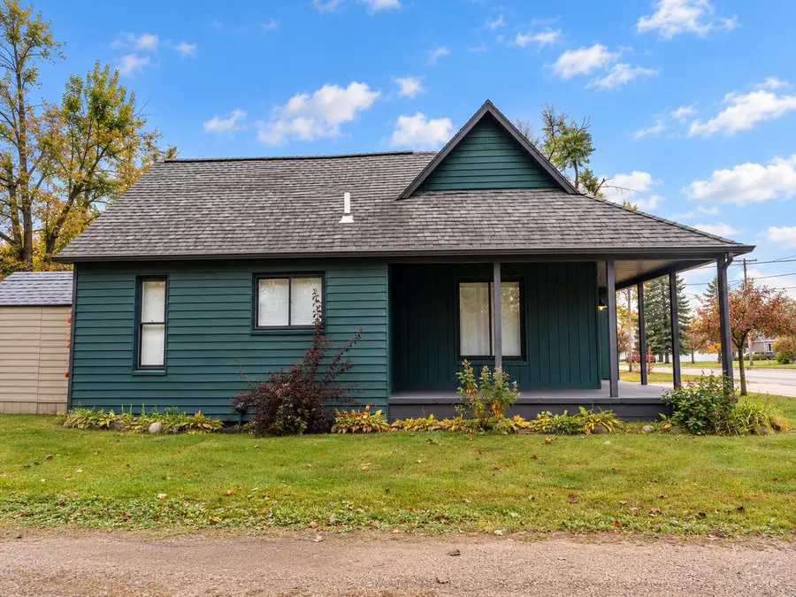 511 E Main Street, Gaylord, MI 49735 - #3