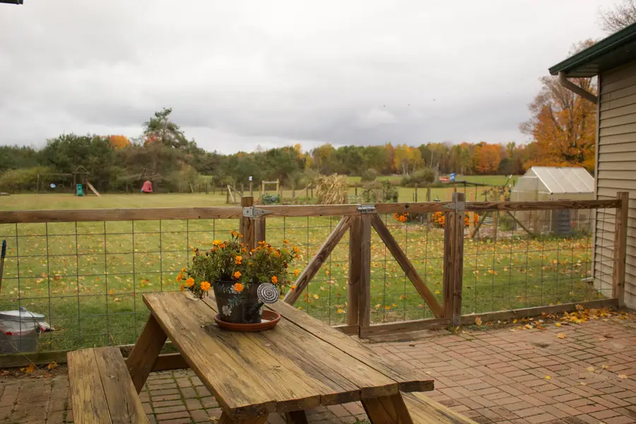 1271 N Everett Road, Roscommon, MI 48653 - #2