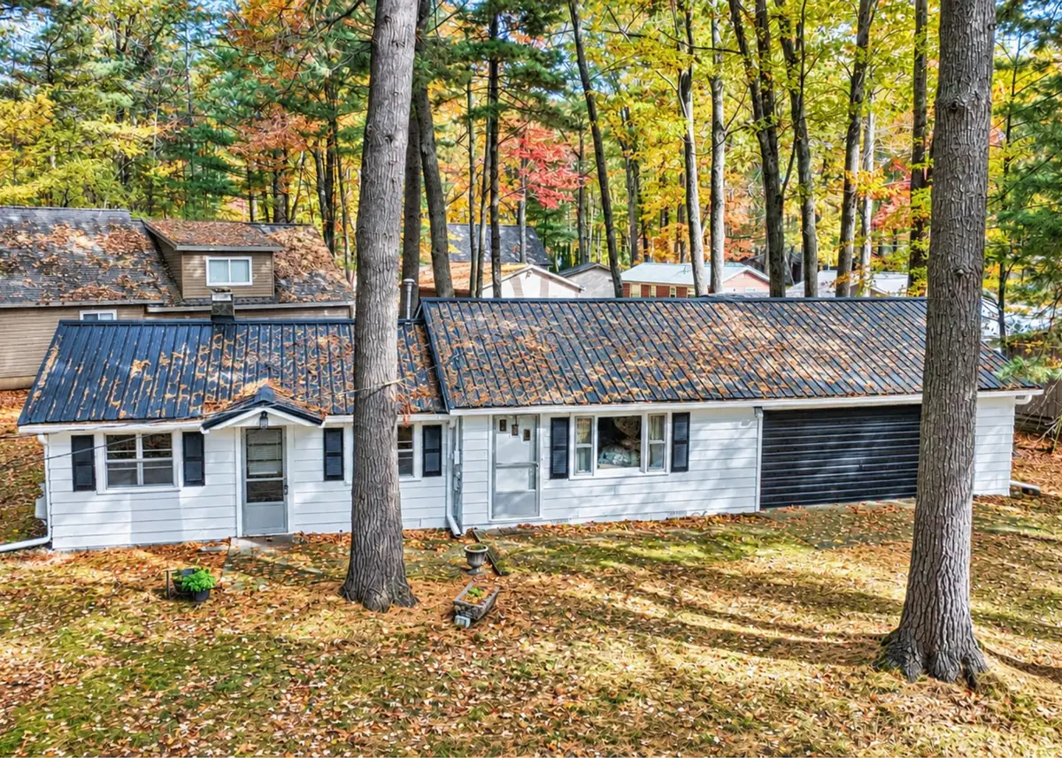 140 Oneida Drive, Houghton Lake, MI 48629 - #1