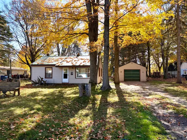 143 Victory Road, Houghton Lake, MI 48629
