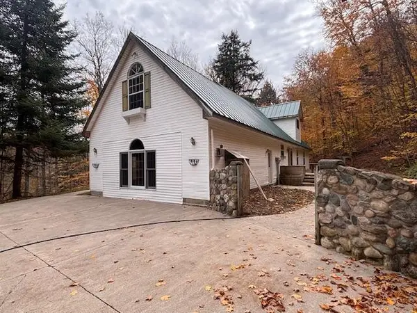 4650 Schuss Mountain Road, Bellaire, MI 49615