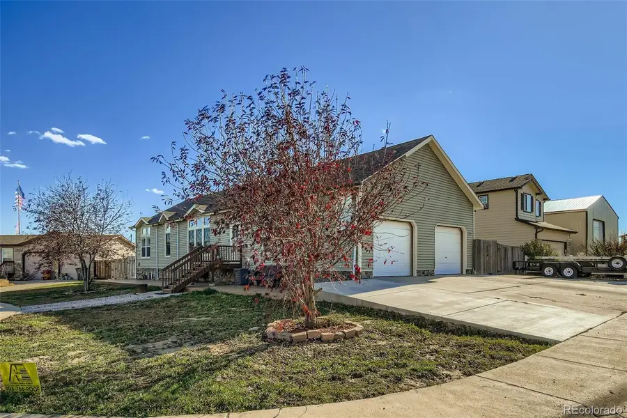 245 W Crawford Avenue, Keenesburg, CO 80643 - #3