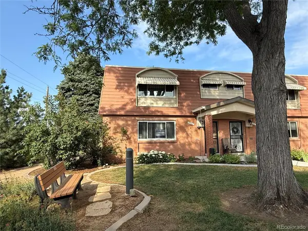 9207 E Center Avenue, Denver, CO 80247