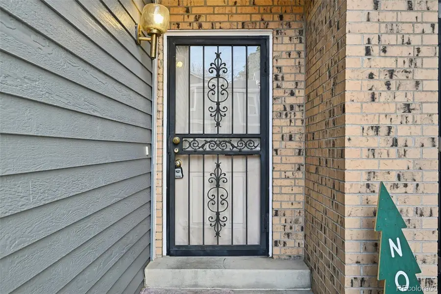 844 S Joplin Circle, Aurora, CO 80017 - Image #2