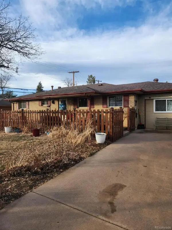 271 E Davies Avenue, Centennial, CO 80122