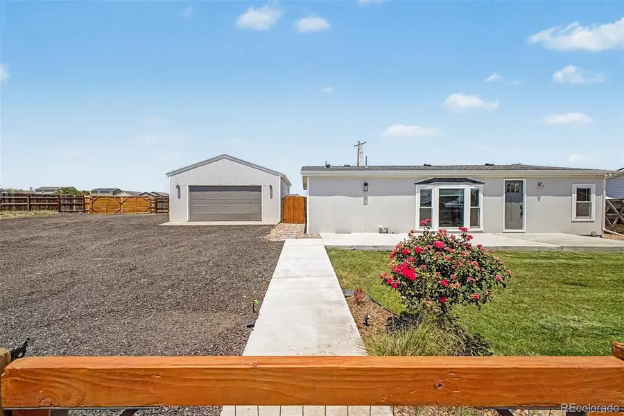 325 E Kipp Avenue, Keenesburg, CO 80643 - #3