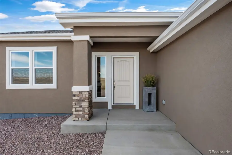 995 E Kirkwood Drive, Pueblo, CO 81007 - #2